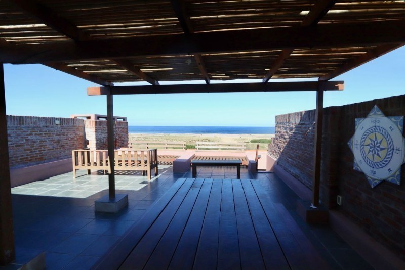 Excelente Penthouse en edificio clásico frente al mar en Manantiales